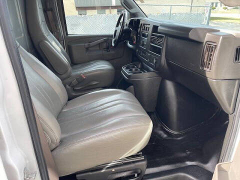 2022 Chevrolet Express 2500