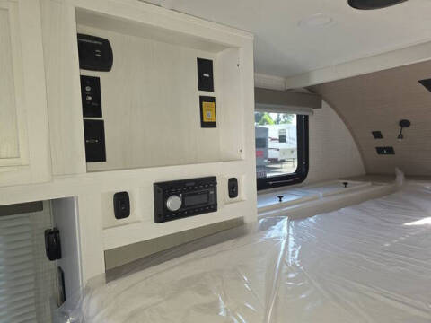 2026 Palomino BACKPACK HS8801