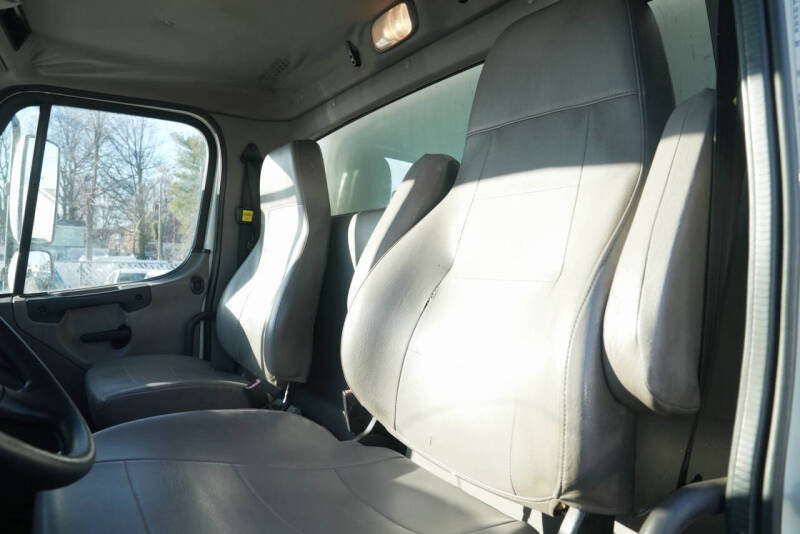 2015 Freightliner M2 106