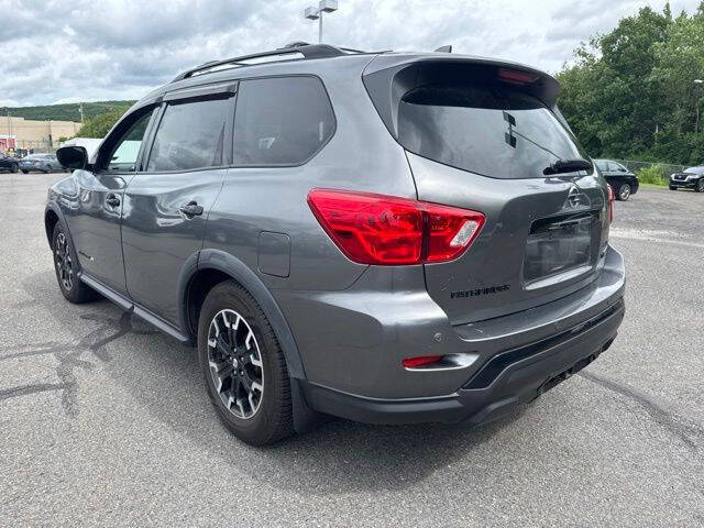 2020 Nissan Pathfinder SL