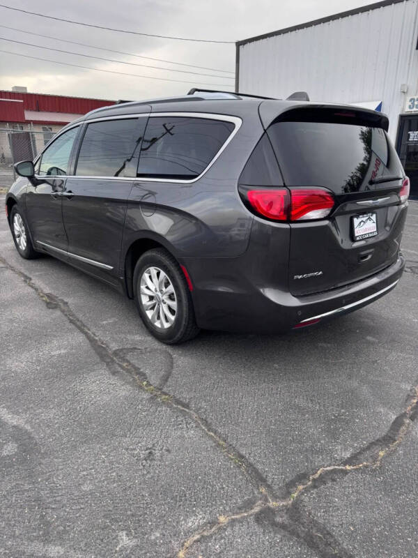 2018 Chrysler Pacifica Touring L
