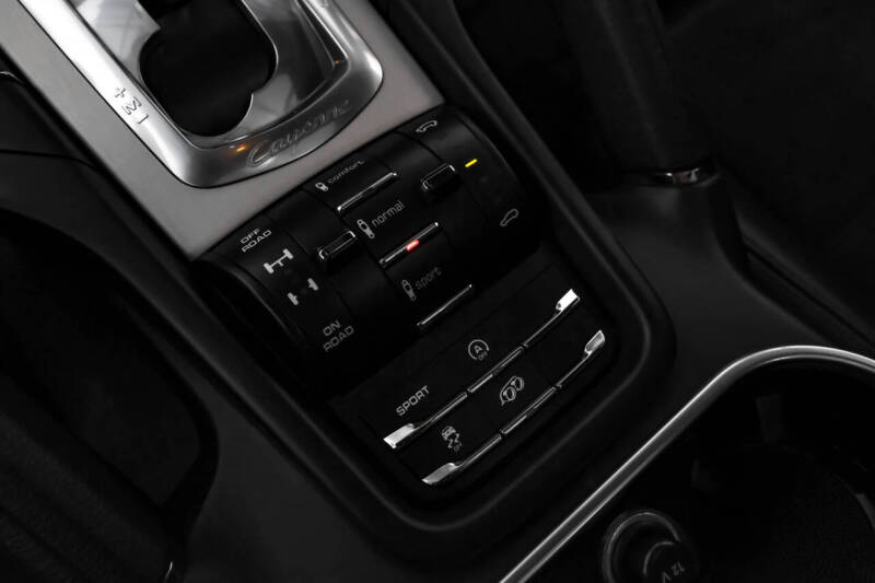 2014 Porsche Cayenne GTS