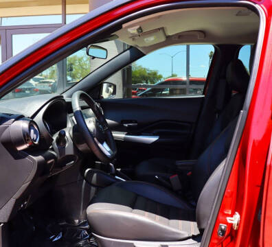 2020 Nissan Kicks SR
