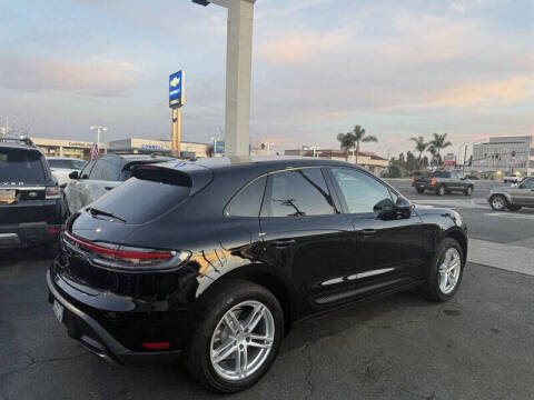 2023 Porsche Macan T