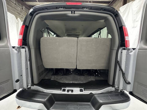 2025 Chevrolet Express LT 3500