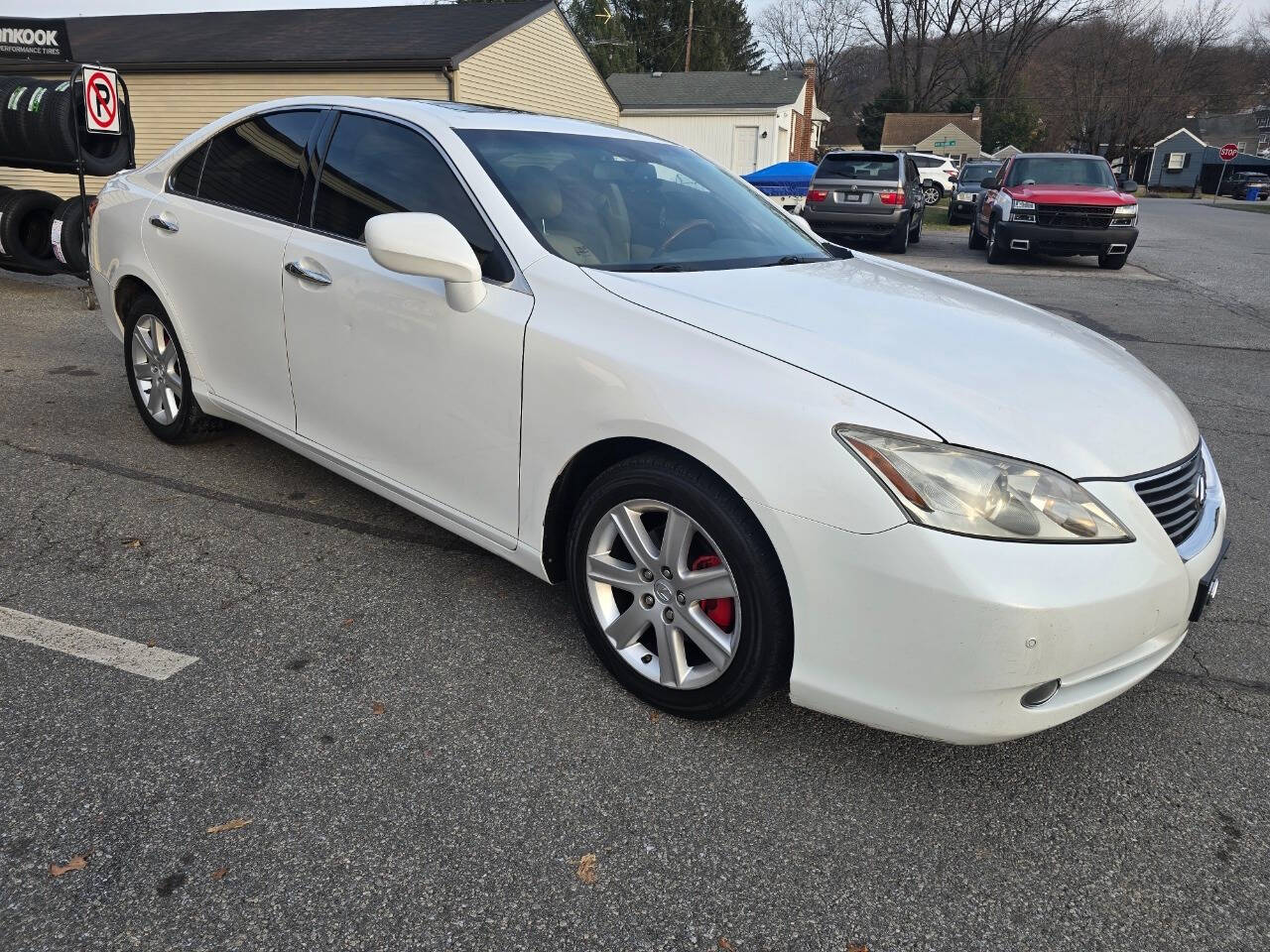 2007 Lexus ES 350 for sale at QUEENSGATE AUTO SALES in York, PA