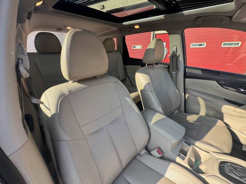 2017 Nissan Rogue SL