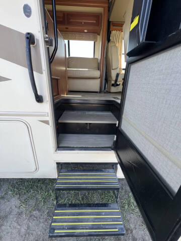 2017 Winnebago Vista 29VE