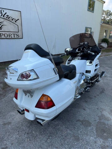 2004 Honda GL1800