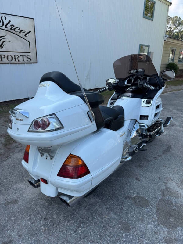 2004 Honda GL1800