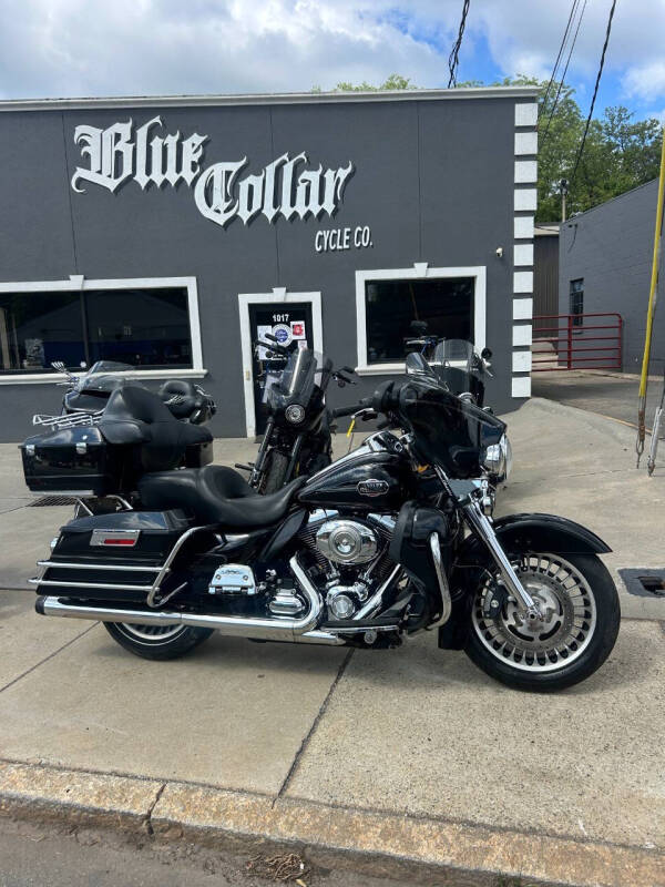 2011 Harley-Davidson Electra Glide ULT CLSC FLTHCU 