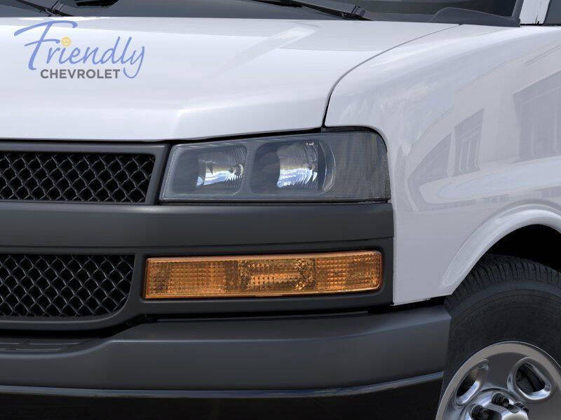 2025 Chevrolet Express 3500