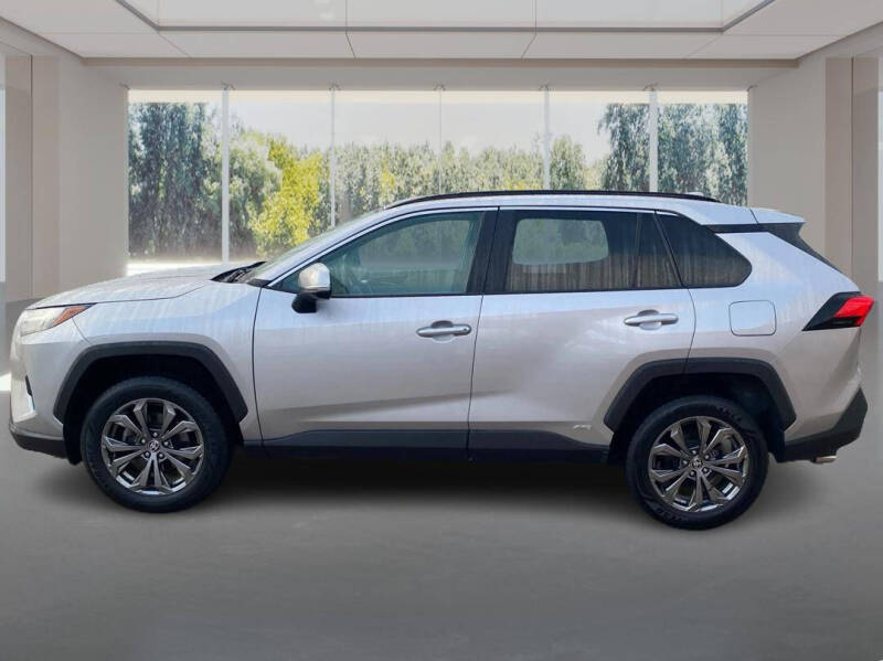 2022 Toyota RAV4 Hybrid XLE Premium