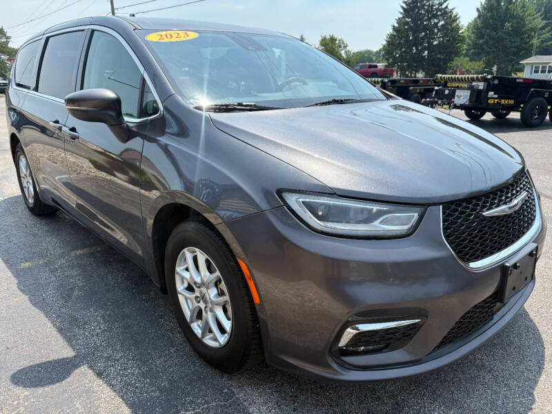 2023 Chrysler Pacifica Touring L