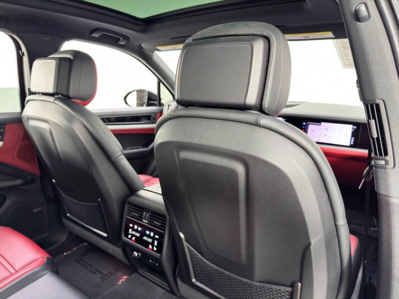2024 Porsche Cayenne E-Hybrid