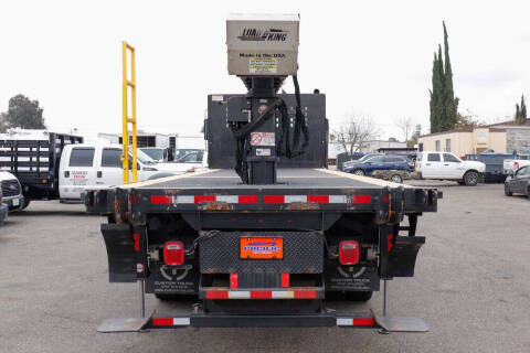 2020 Peterbilt 348