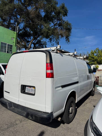 2023 Chevrolet Express 2500