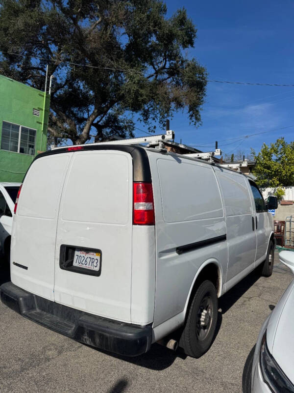 2023 Chevrolet Express 2500