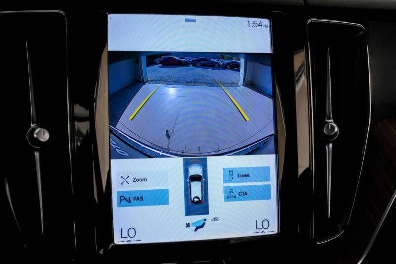 2021 Volvo XC60 T5 Momentum