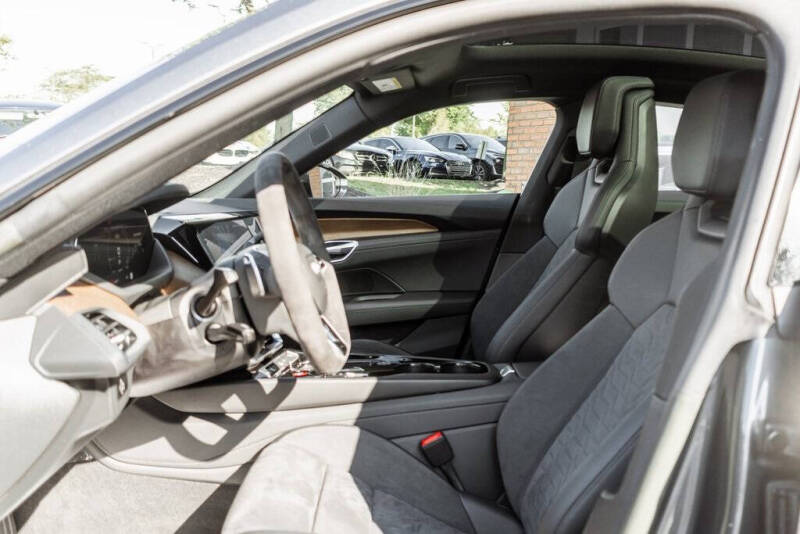 2022 Audi e-tron GT quattro Premium Plus