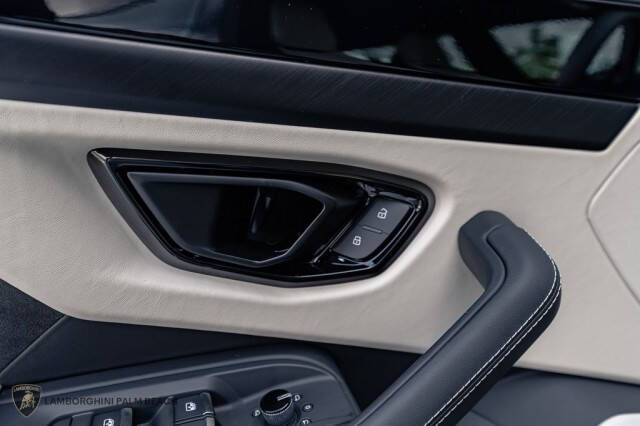 2024 Lamborghini Urus S