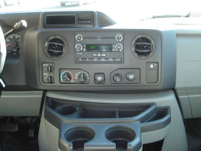 2011 Ford E-Series E-350 SD XLT