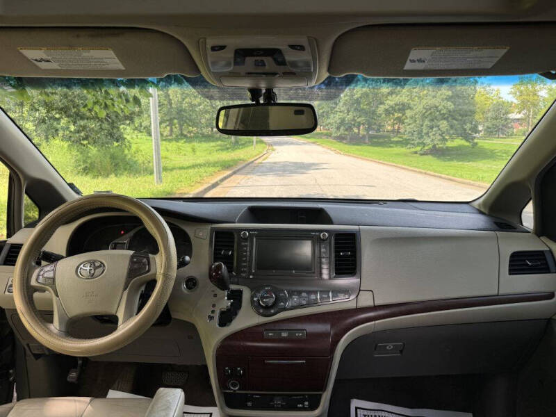 2011 Toyota Sienna XLE 8-Passenger