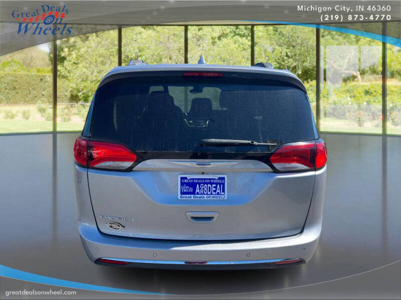 2020 Chrysler Pacifica Touring L