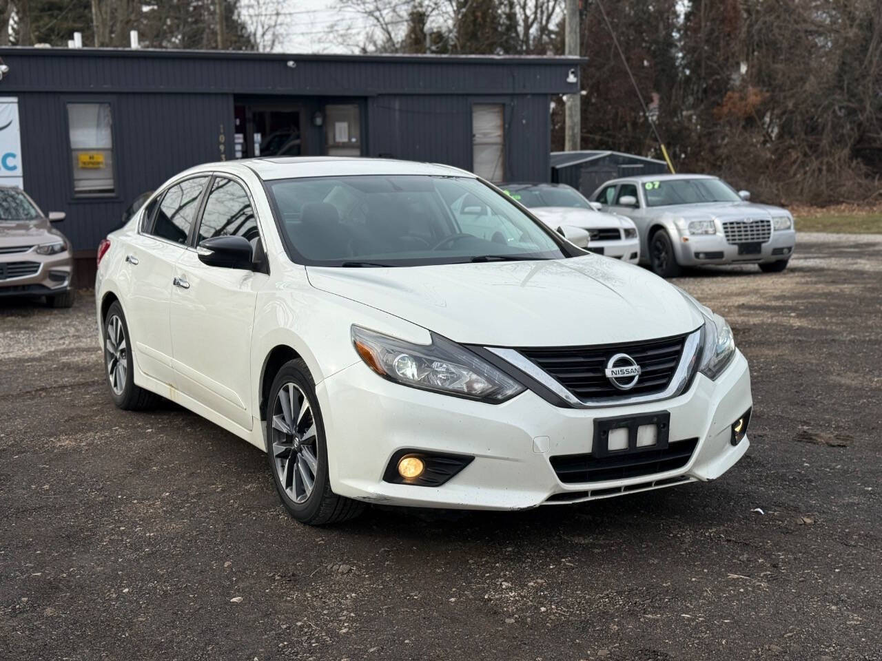 2016 Nissan Altima SV's photo