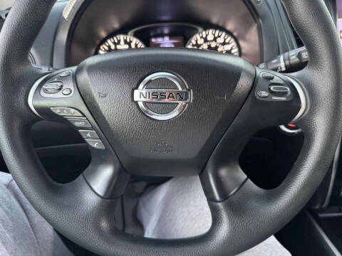 2018 Nissan Pathfinder SV