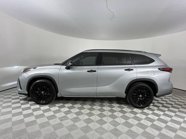 Used 2024 Toyota Highlander XSE with VIN 5TDKDRBH7RS531386 for sale in Peoria, AZ