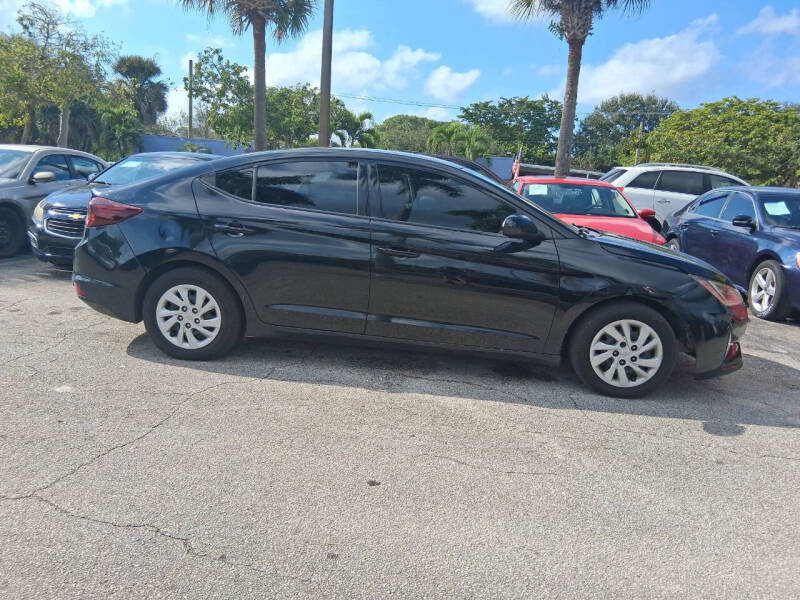 2020 Hyundai Elantra SE