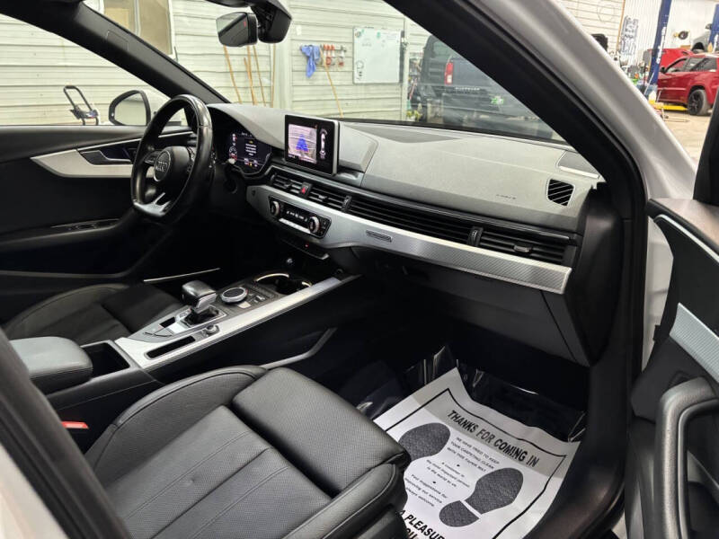 2017 Audi A4 2.0T quattro Premium Plus