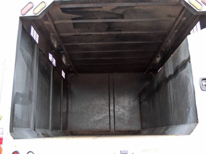 2023 Freightliner M2 106