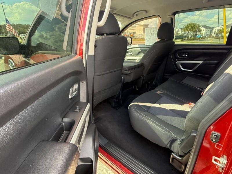 2017 Nissan Titan SV