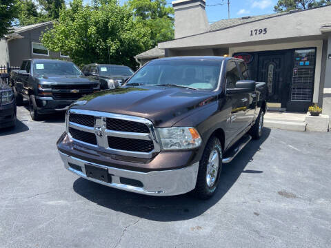 2017 RAM 1500 SLT