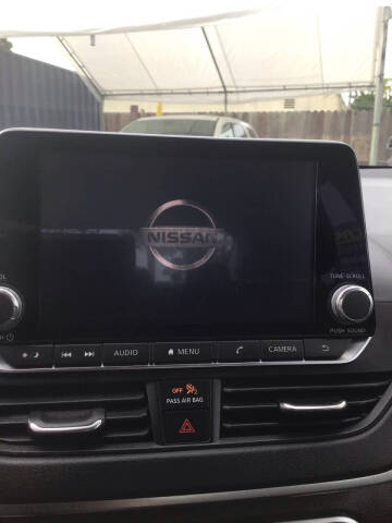 2022 Nissan Altima 2.5 SR