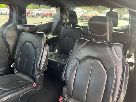 2020 Chrysler Pacifica Touring L