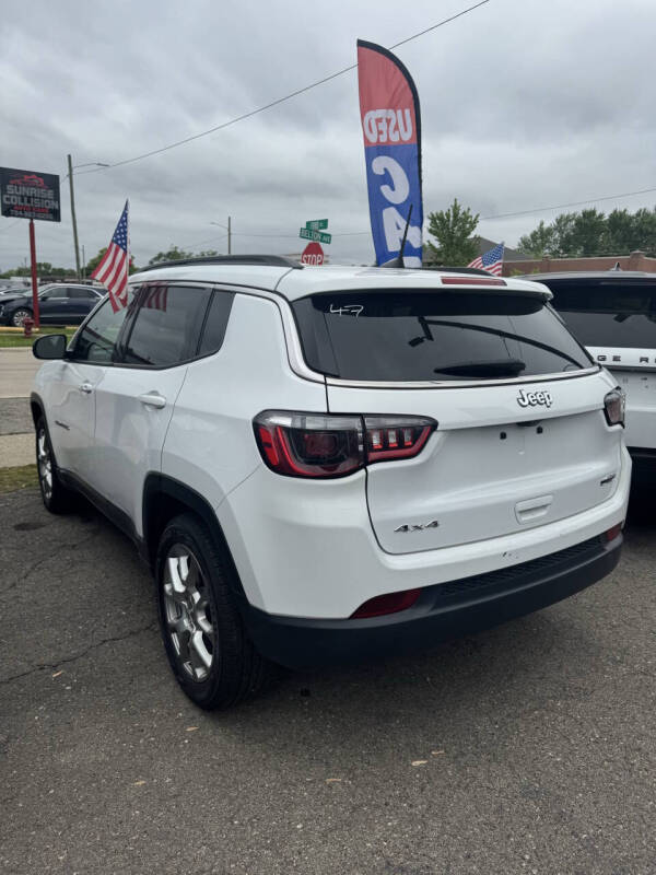 2022 Jeep Compass Latitude Lux