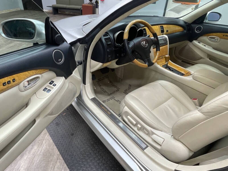 2004 Lexus SC 430