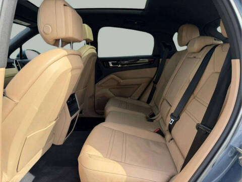 2020 Porsche Cayenne Coupe