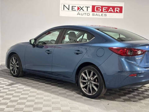2018 Mazda MAZDA3 Touring