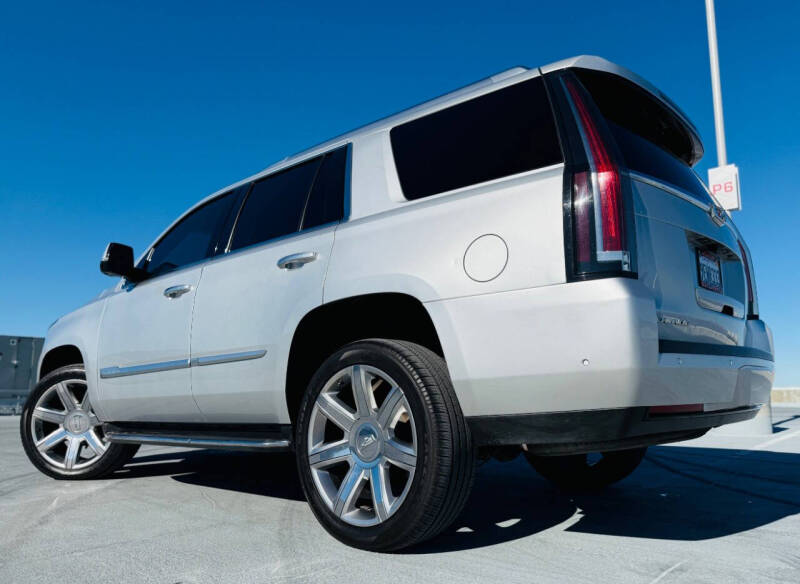 2019 Cadillac Escalade Luxury photo 7