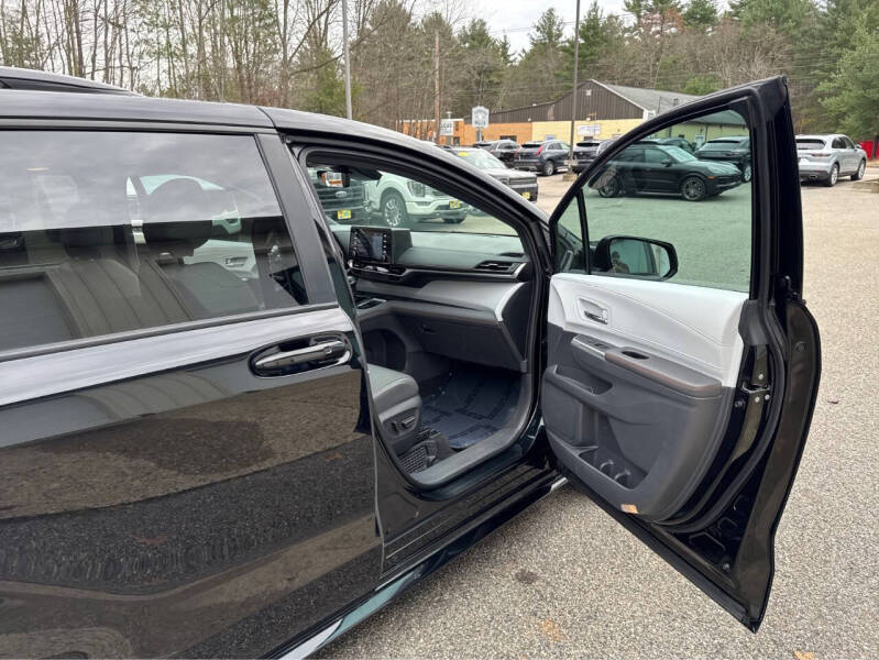 2024 Toyota Sienna XSE 7-Passenger