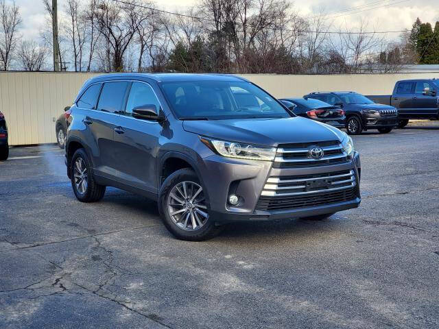 2019 Toyota Highlander for sale at Miller Auto Sales in Saint Louis MI