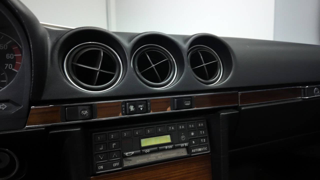 1982 Mercedes-Benz 380-Class 43