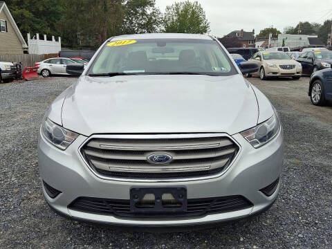 2017 Ford Taurus SE