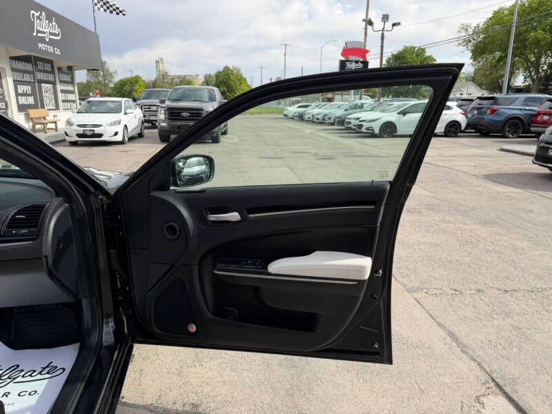 2017 Chrysler 300