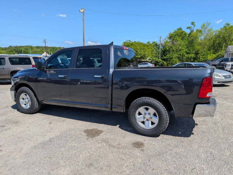 2016 RAM 1500 SLT