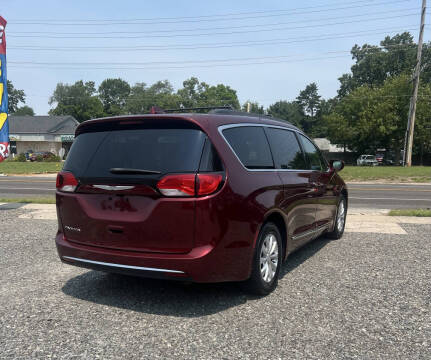 2017 Chrysler Pacifica Touring-L